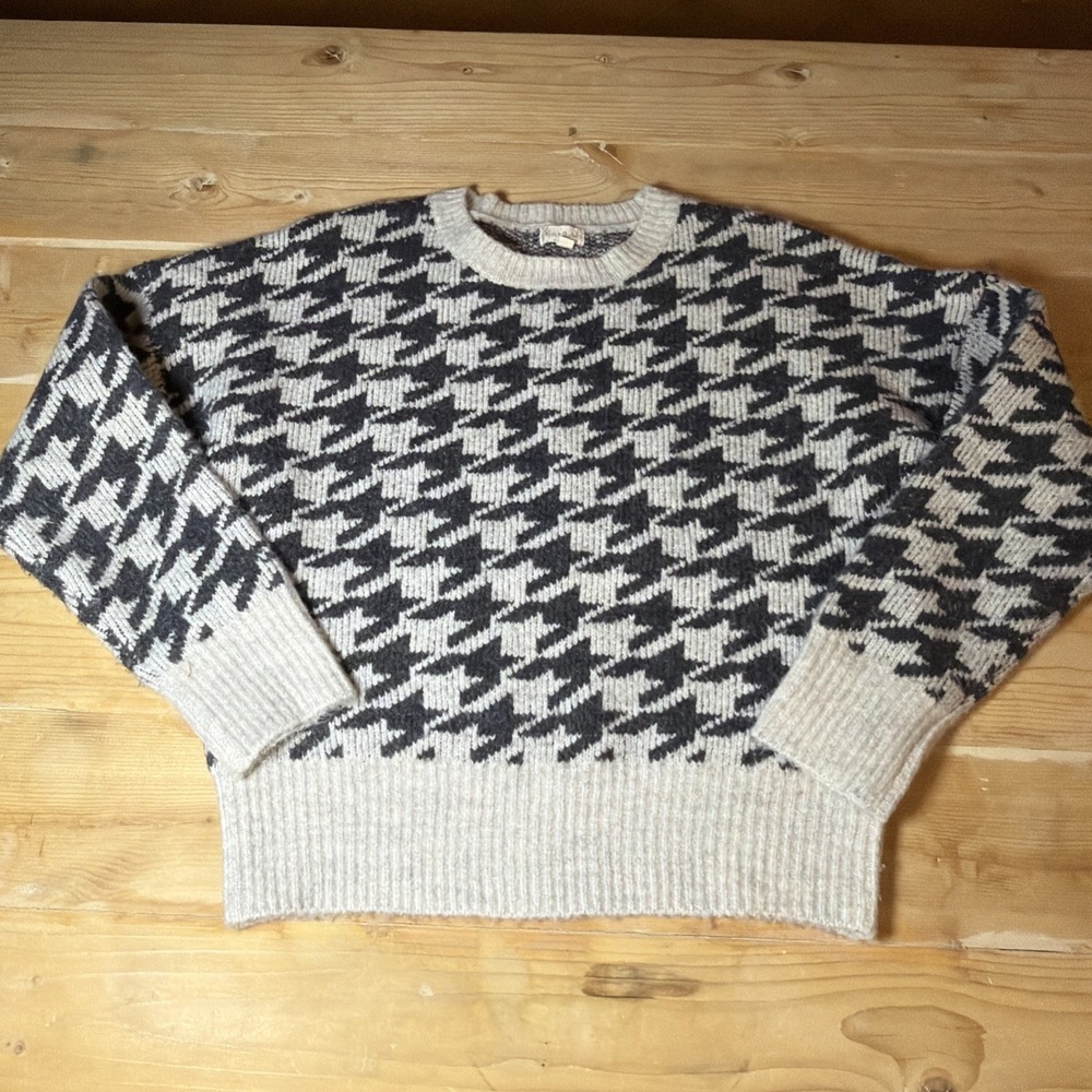 Hem & Thread Womens Small Houndstooth Crewneck Sweater Black Cream Knit